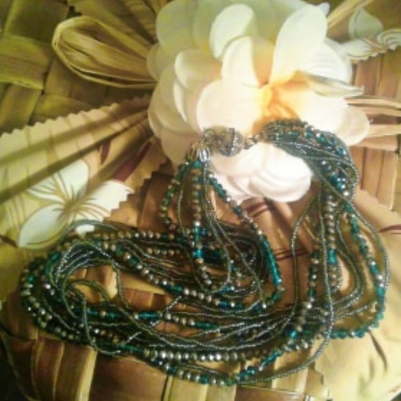 Glittering Multi-Strand Bead Necklace & Bracelet - Picture 3 of 6